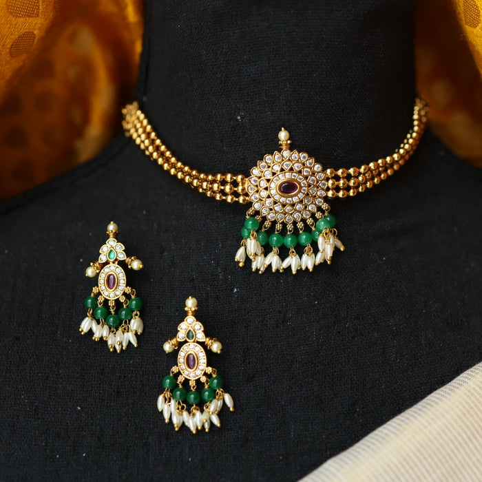 Antique green bead necklace and earrings CCB157889