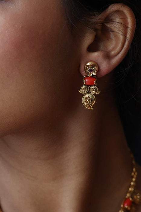 Antique red stone short necklace with earrings TTS43532