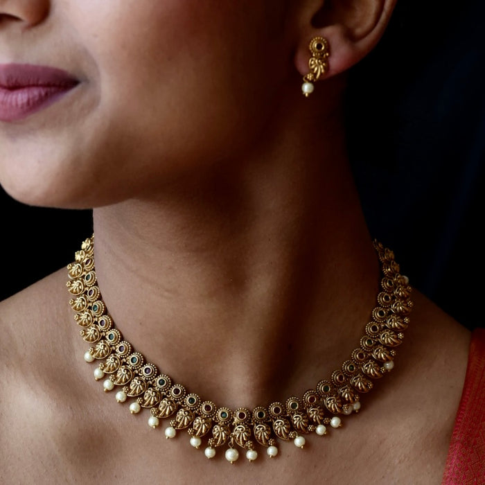 Antique gold and pearl short necklace and earrings SS108201