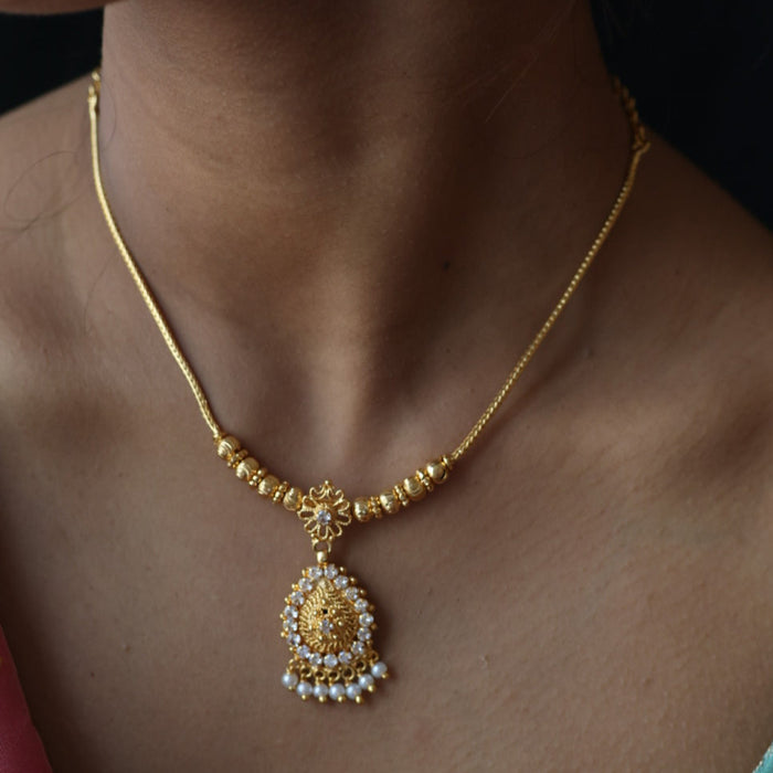 Heritage gold plated short necklace H0251
