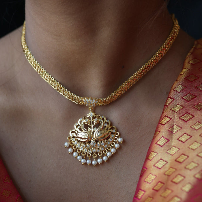Heritage gold plated short necklace H0259