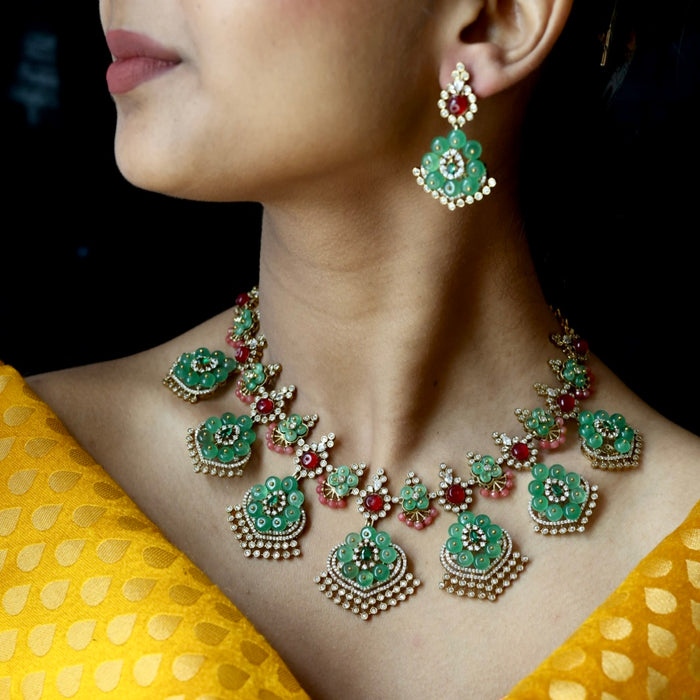 Antique green stone short necklace with earrings SS11568