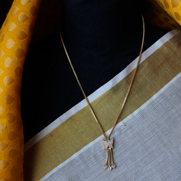 Heritage gold plated long chain with pendant 16425