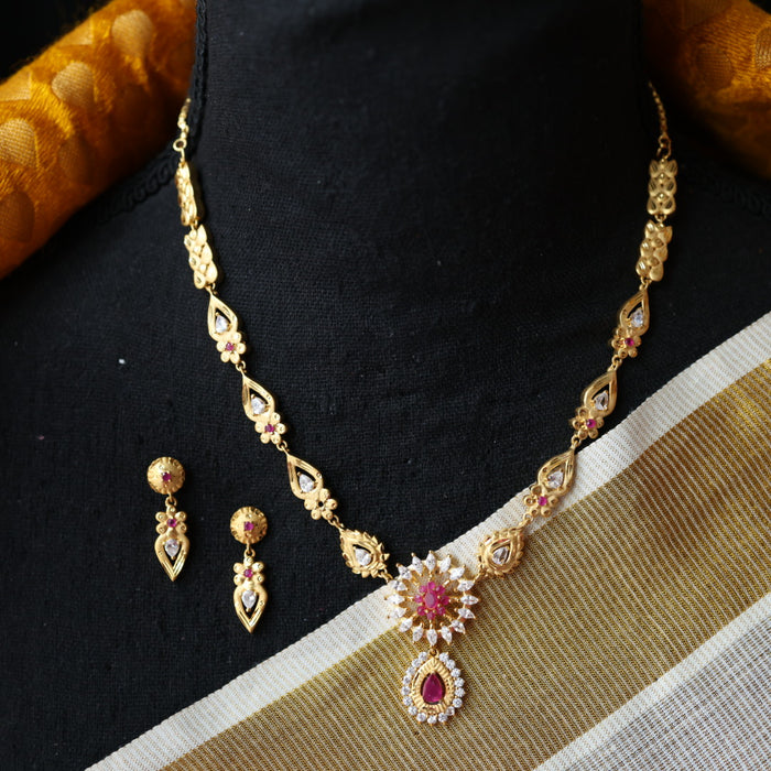 Heritage gold plated ruby white stone short necklace set with earrings H67199