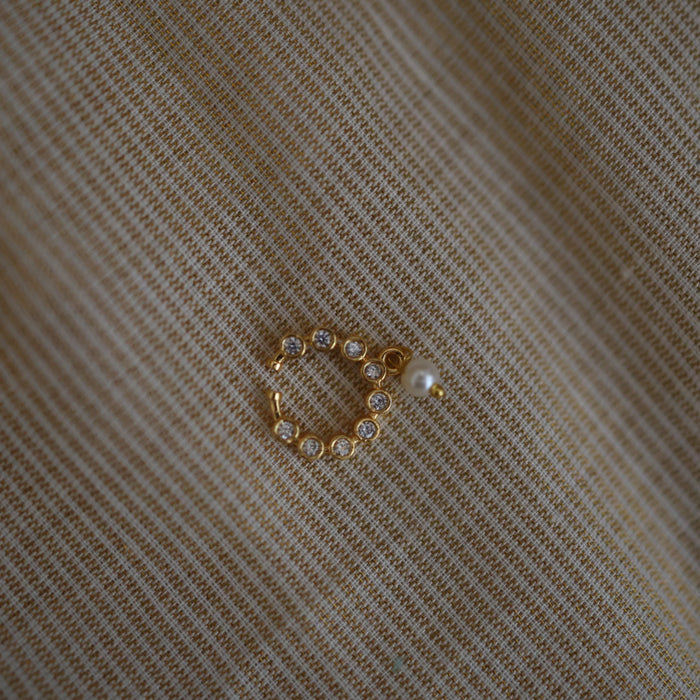 Heritage white stone gold plated nosering HN00119