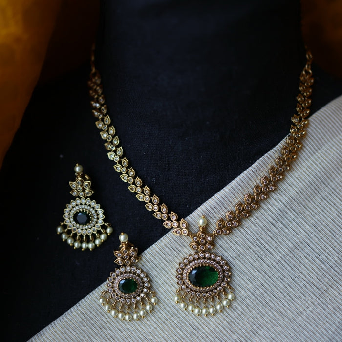 Antique green white short necklace with earrings TTS4368