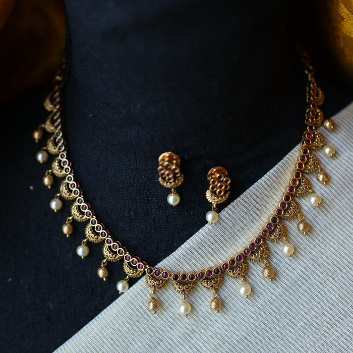 Antique ruby stone short necklace and earrings