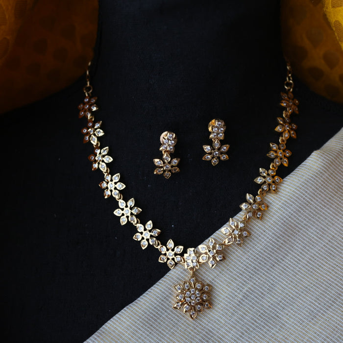 Heritage gold plated short necklace and earrings H6902
