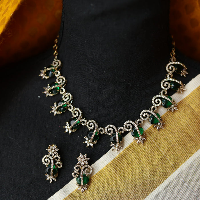 Victorian green stone short necklace with earrings V13014