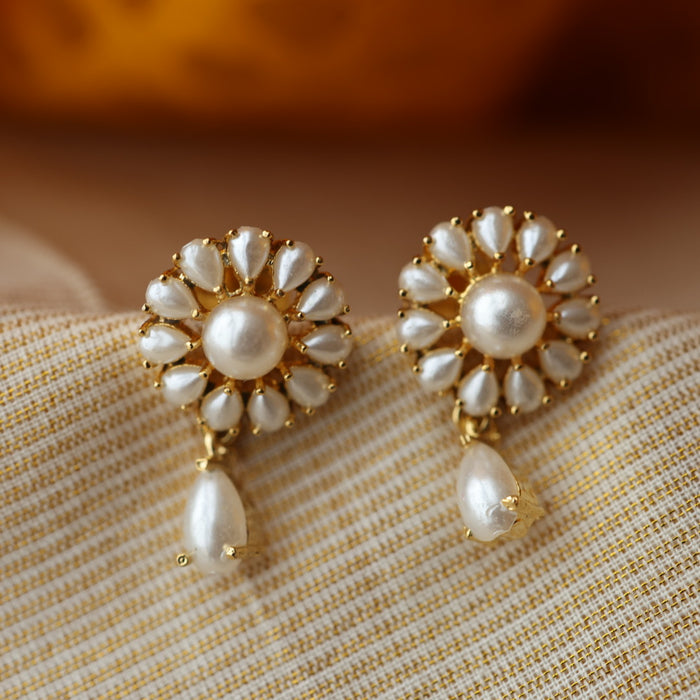 Heritage pearl studd earrings HS456
