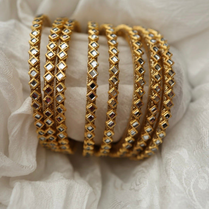 Antique bangle - open type- one size 5672