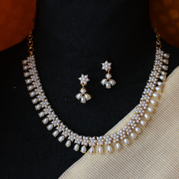 Heritage gold plated white pearl short necklace set with earrings H692