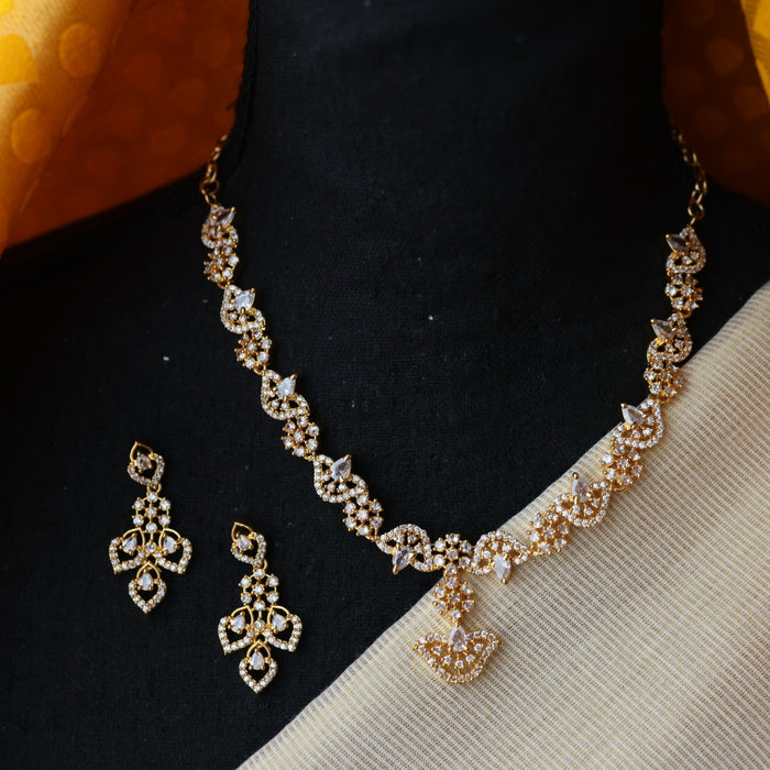 Heritage gold plated white stone short necklace H5801