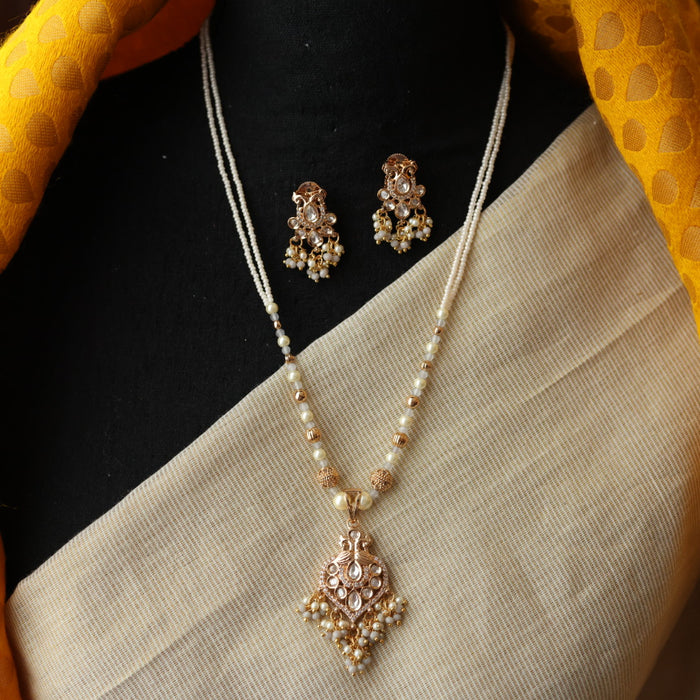 Minimal kundan white bead short necklace with earrings MS3251