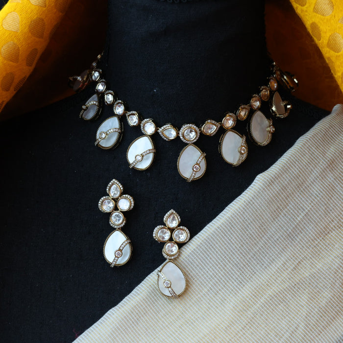 Trendy white stone choker necklace with earrings TW0067