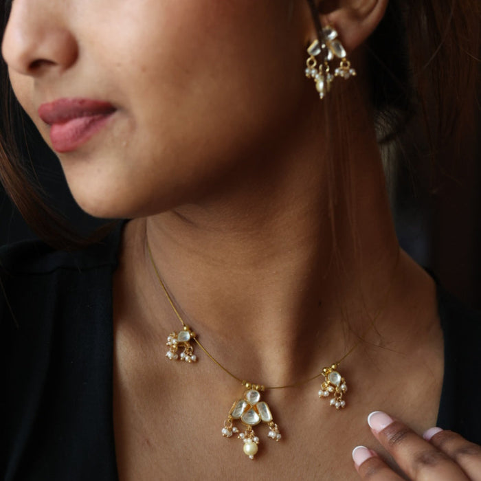 Invisible chain kundan stone short necklace with earrings IN789