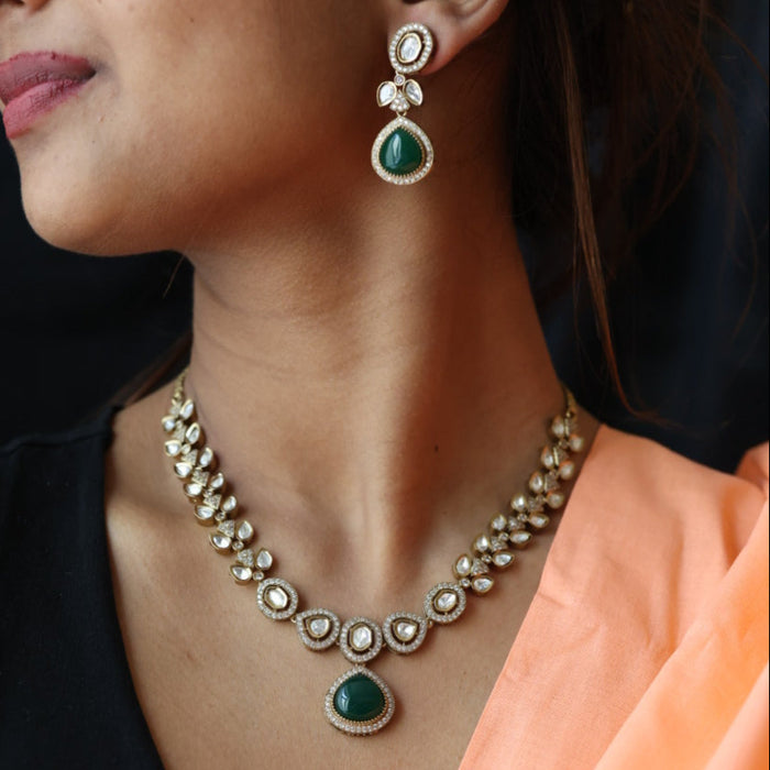 Trendy green stone choker necklace with earrings TG0432
