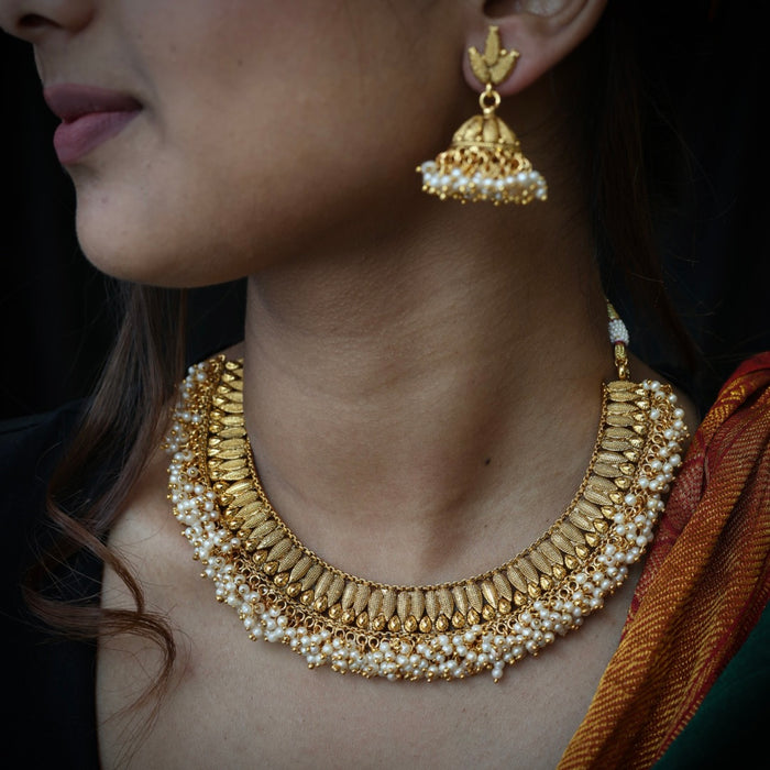 Antique gold stone and pearl short necklace and earrings SS12020