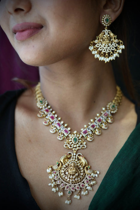 Antique short necklace and earrings  SS11345