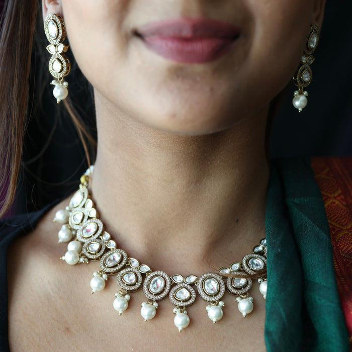 Trendy white stone short necklace and earrings TW305