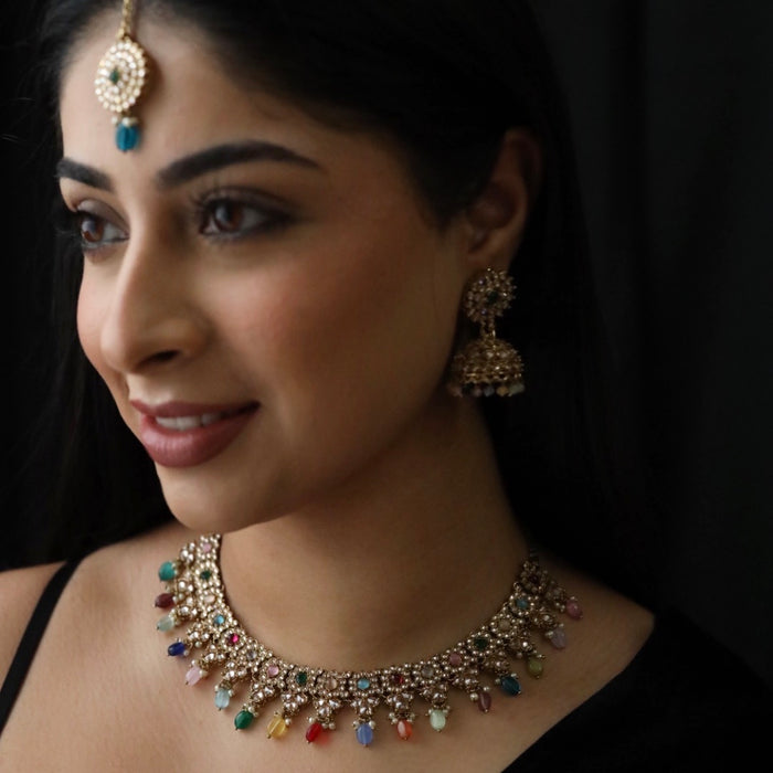 Trendy short necklace with earrings and tikka TM002
