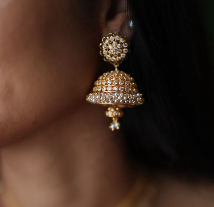 Heritage gold white stone and pearl jumka earrings HJ7539