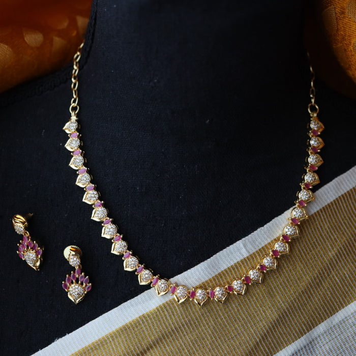 Heritage white stone short necklace with earrings TTH1567