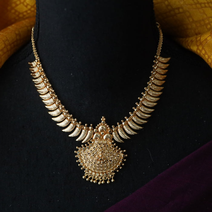 Clearance Heritage gold plated short necklace 15691