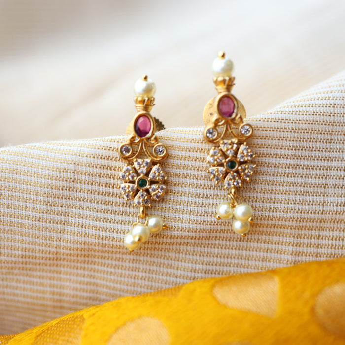 Antique gold ruby green pearl studd earrings AS04