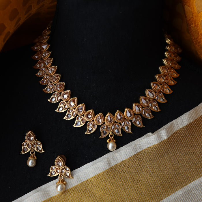 Trendy gold short necklace with earrings and tikka G0029