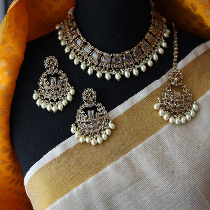 Trendy pearl short necklace and earrings TW45