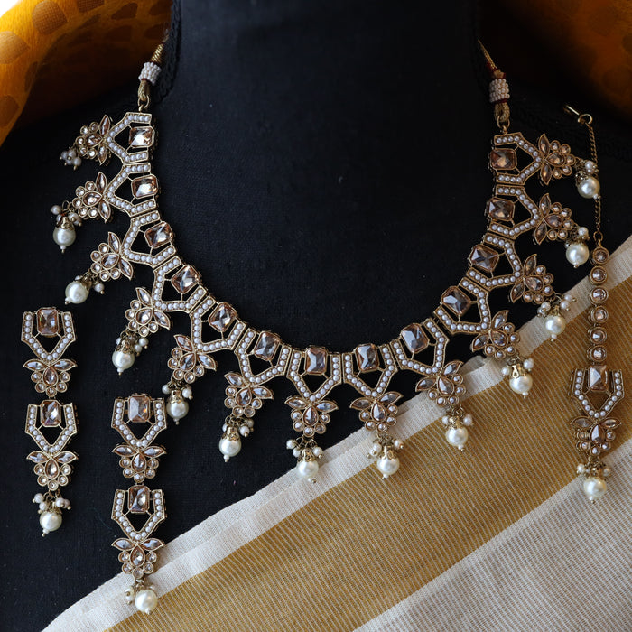 Trendy pearl short necklace and earrings TW54