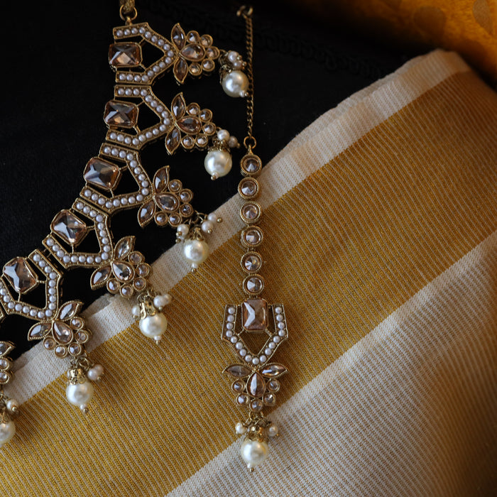 Trendy pearl short necklace and earrings TW54