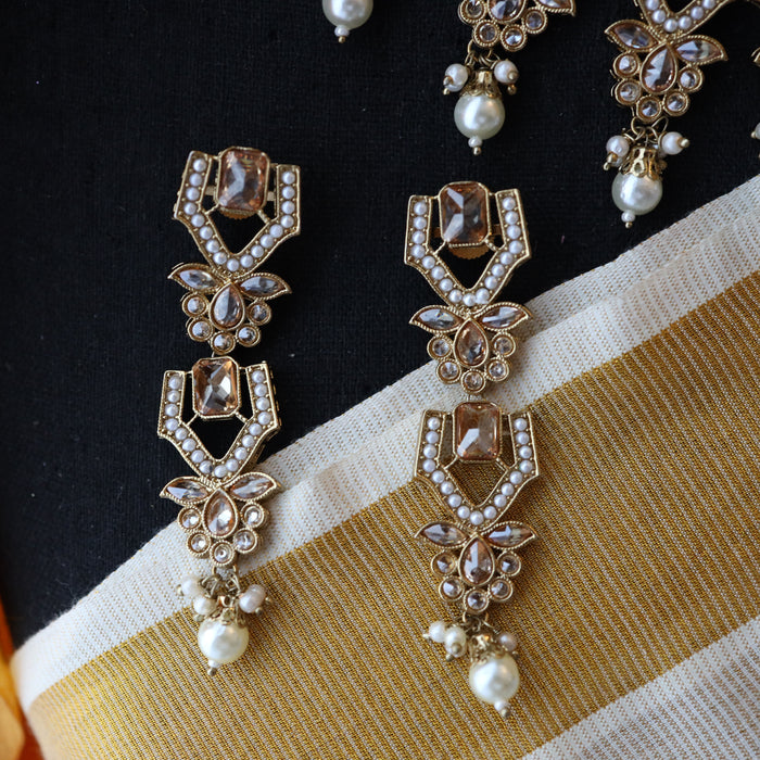 Trendy pearl short necklace and earrings TW54