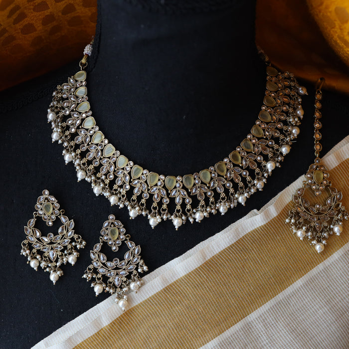 Trendy yellow stone short necklace and earrings TW42