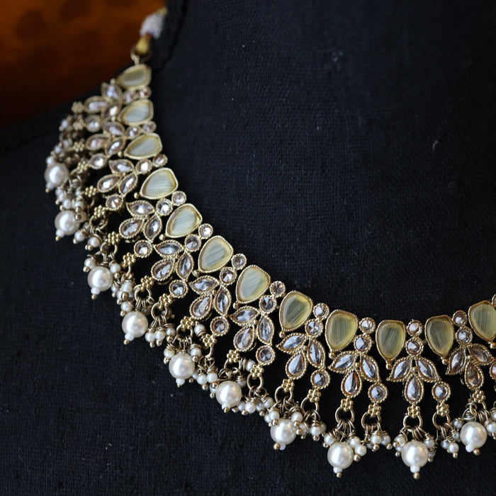 Trendy yellow stone short necklace and earrings TW42
