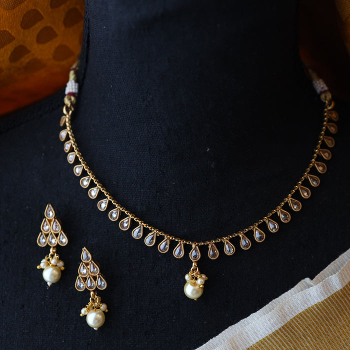 Trendy gold short necklace and earrings G2051