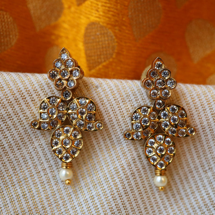 Antique white stone studd earrings AS73