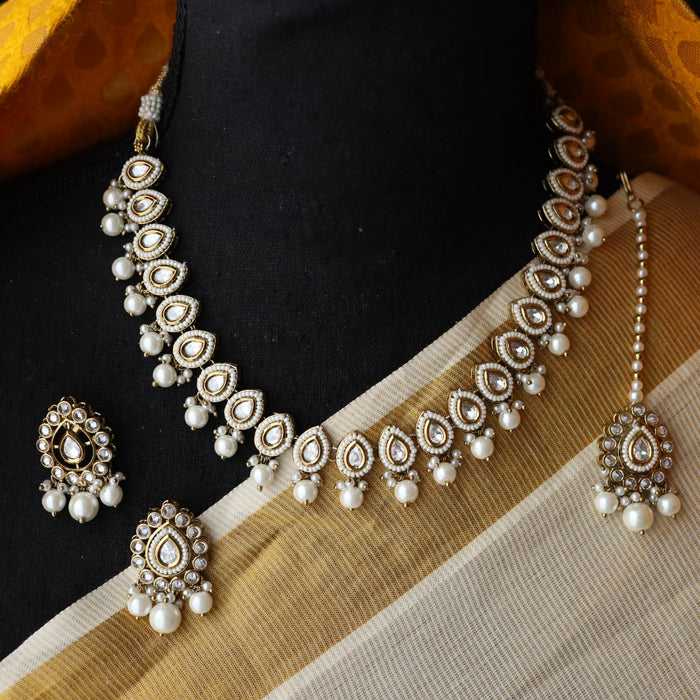 Trendy pearl bead short necklace with earrings and tikka TW231