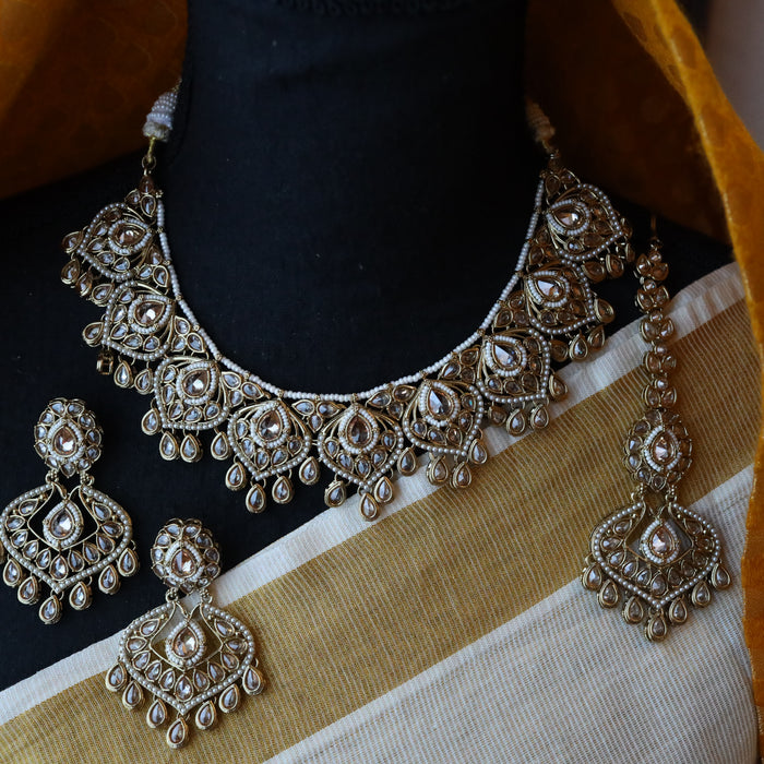 Trendy choker necklace with earrings and tikka TW311