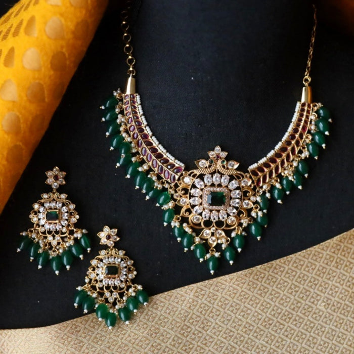 Antique gold green bead ruby stone stone short necklace and earrings 81641