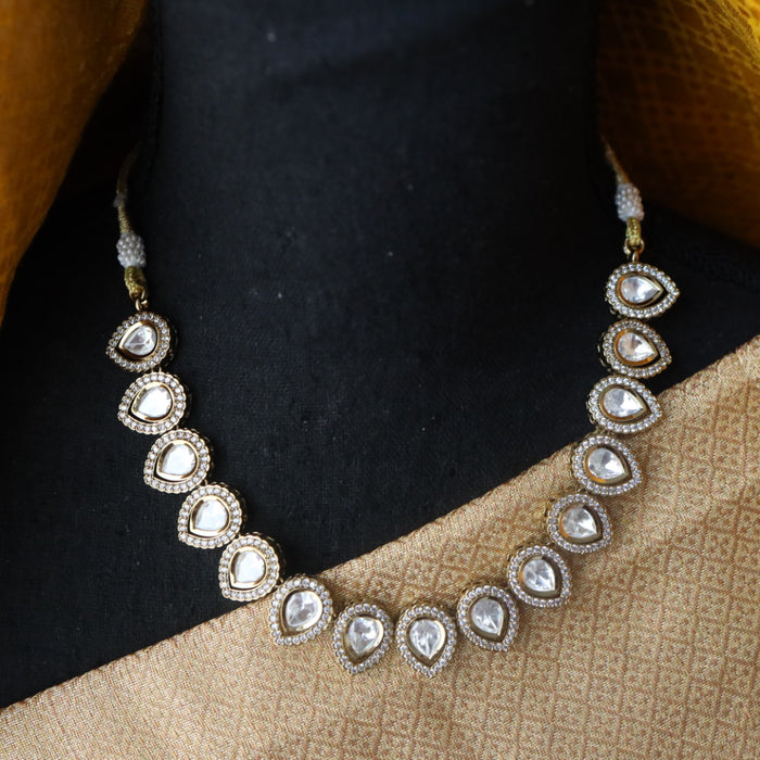 Trendy white stone short necklace and earrings  TW0031