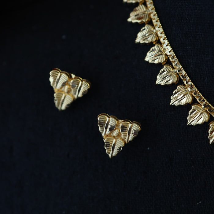 Heritage gold plated gold short necklace with earrings H433