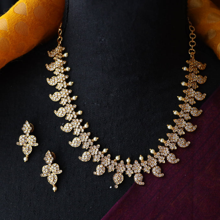 Antique white stone mango short necklace with earrings SS13055