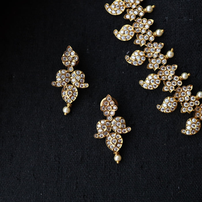Antique white stone mango short necklace with earrings SS13055