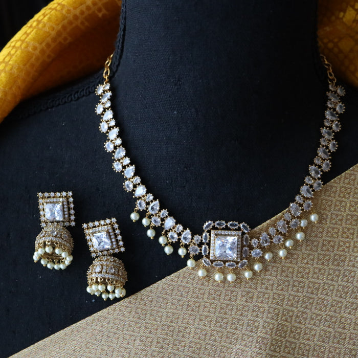 Antique white stone short necklace with earrings 988824