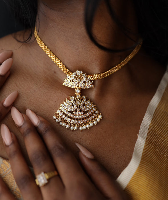 Heritage gold plated short necklace H0013