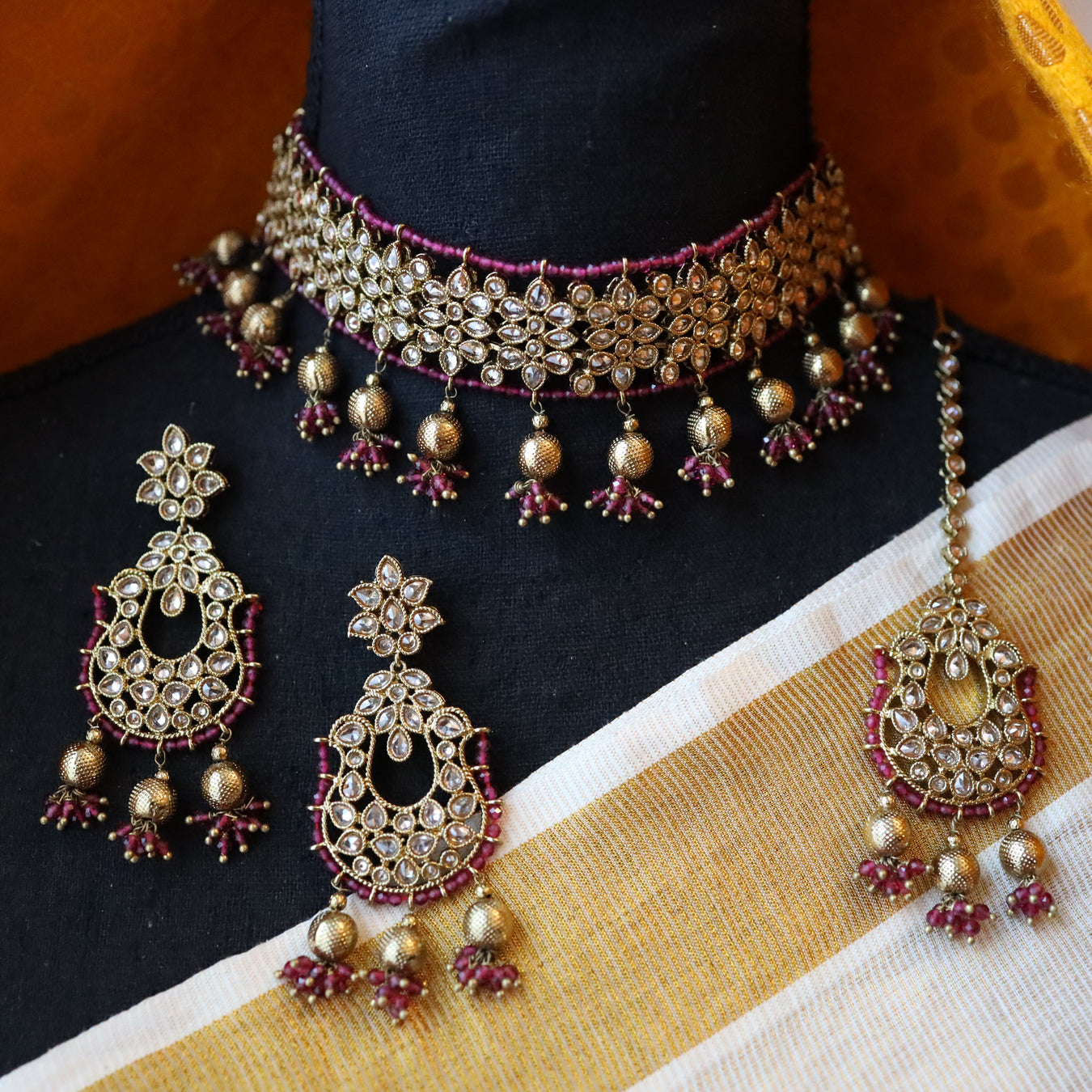 TRENDY NECKLACE COLLECTIONS