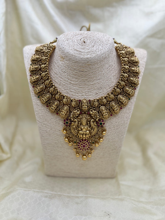 Clearance Antique short necklace