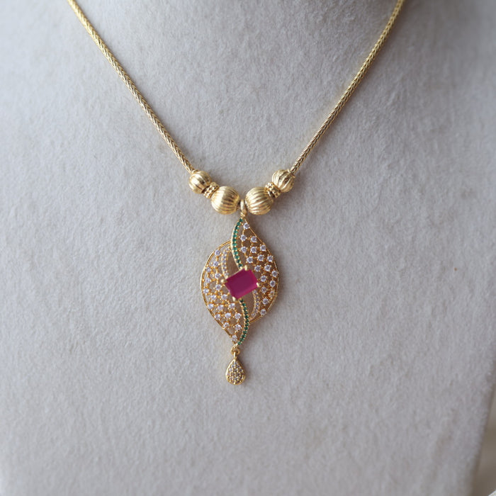 Heritage gold plated short necklace H3546